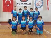 Badmintonda gençlerin mesaisi