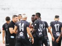 Yenicami’de savunma çöktü