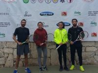 Teniste erteleme maçları oynandı