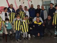Onkoloji Servisi’ne sarı lacivert ziyaret