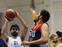 LAÜ evinde coştu: 82-41