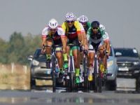 Pedallar yol yarışında döndü