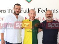 Ünal imzayı attı