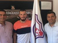 Behiç Cihangir’e imzayı attı