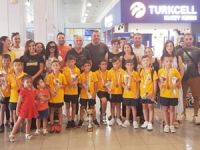 Şampiyonlara coşkulu karşılama