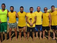 Plajda futbol heyecanı yaşandı