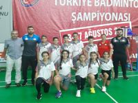 Badmintoncular mutlu döndü