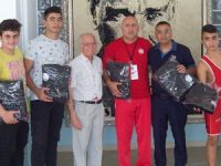 Güreşseverler Derneği’nden Şahlan Spor’a destek