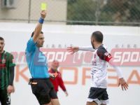 Kartlar havada uçuştu