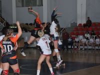 Lidere üçüncü mağlubiyeti Esentepe’den: 33-26