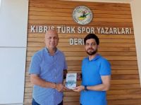 Dağlı kitabını KTSYD'ye takdim etti