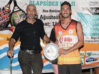 Plajda raketler Mağusa’da sallandı