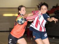 Hentbol büyüklerde mücadele başladı