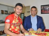 Emre imzayı attı