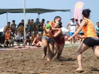 Hentbol Esentepe'de plaja indi