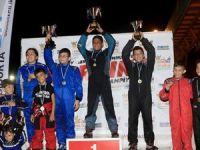 Kartingler gece yarıştı