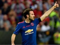 Juan Mata, United ile uzattı