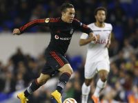 Beşiktaş'ın 2013 yılında Fulham'dan renklerine bağladığı Kerim Frie Yeniden Adaya Dönüyor