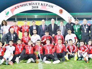 Cumhuriyet Kupası millilerin: 1-0