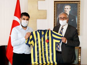 Akıncı, Fenerbahçeliler Derneği’ni kabul etti