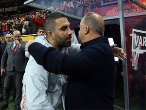 Arda Turan Galatasaray’a döndü