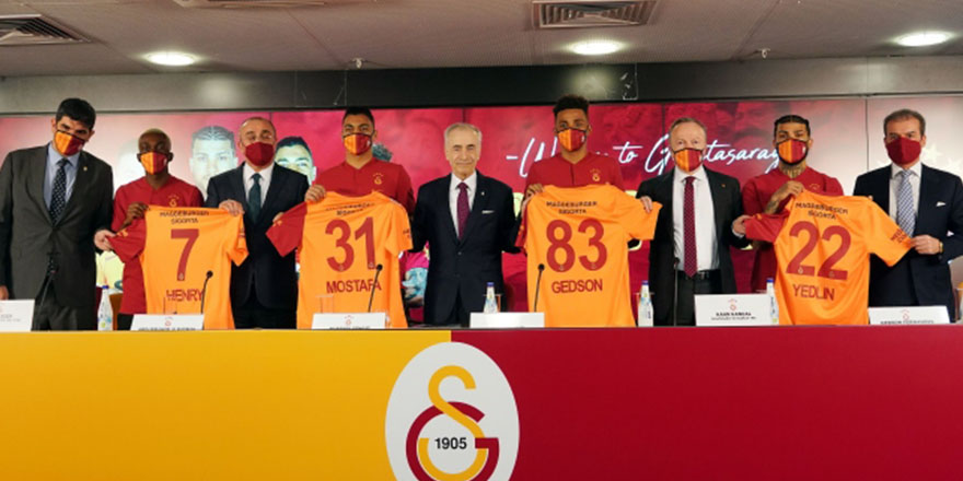 Galatasaray'da yeniler törenle imzaladı