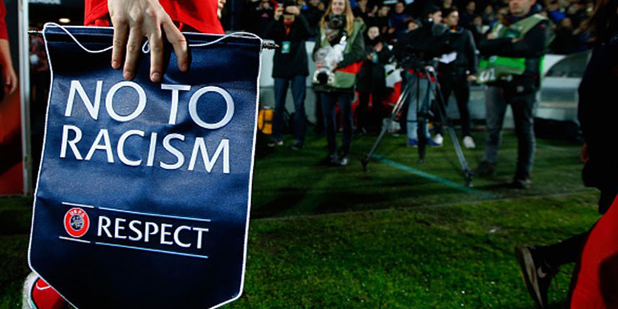 İngiliz futbolundan Twitter ve Facebook'a 'ırkçılığa karşı harekete geç' çağrısı