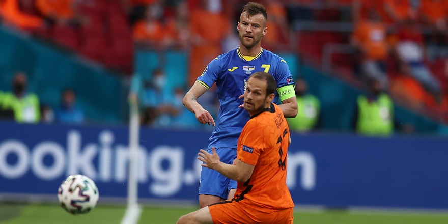Gollü maçta kazanan Hollanda: 3-2