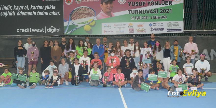 Teniste Yusuf Yönlüer Turnuvası tamamlandı