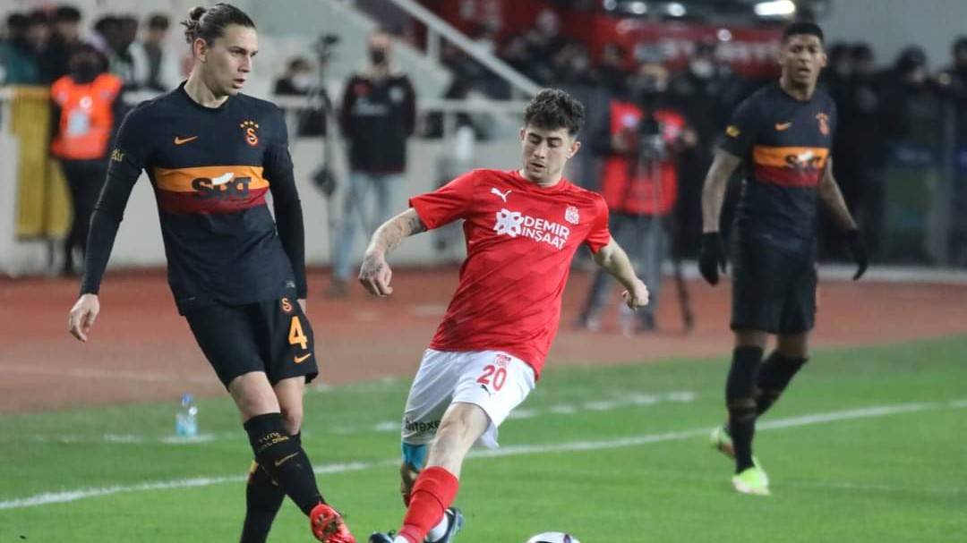 Galatasaray Sivas'ta ağır yaralı: 1-0