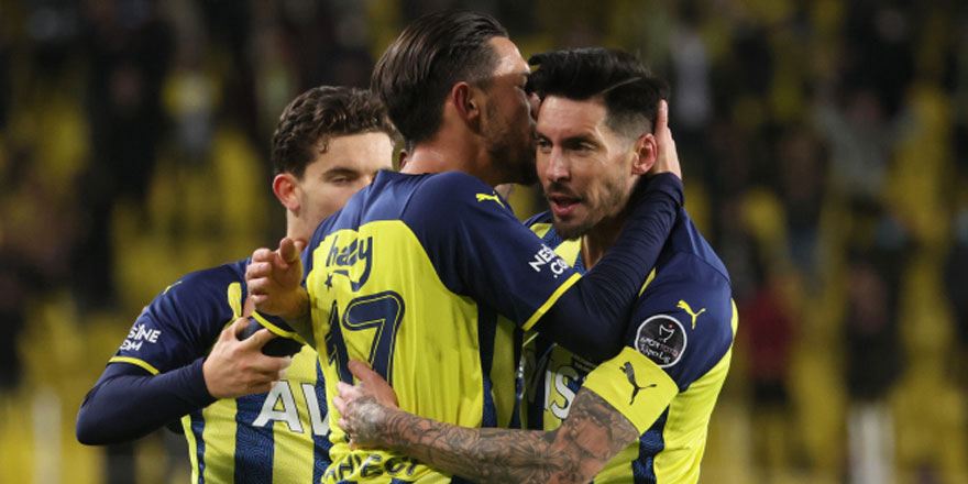 Fenerbahçe geriden gelerek kazandı: 2-1