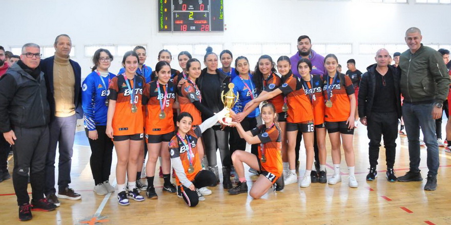 Hentbol U16’da şampiyonlar DİGEM ve YDÜ