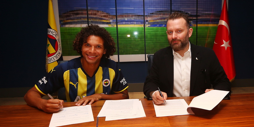 Fenerbahçe’de Arao imzaladı