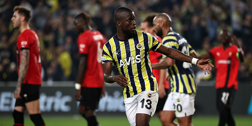 Fenerbahçe geri döndü, liderliği bırakmadı