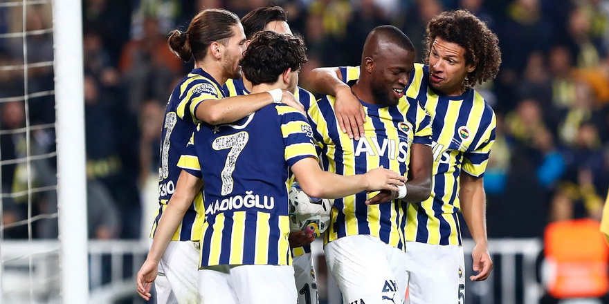 Fenerbahçe, liderlik koltuğunu korudu