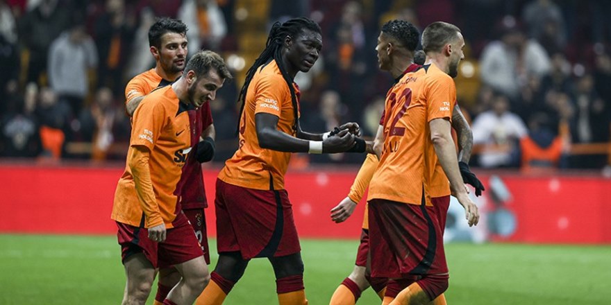 Galatasaray Gomis ile turladı: 1-0