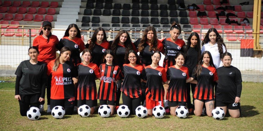 Hamitköy kadın takımına malzeme desteği