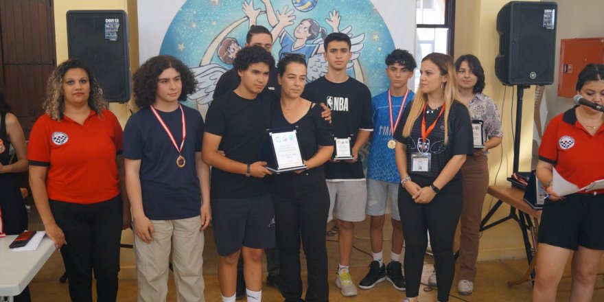 Şampiyon Melekler ve Orhan İtimat Satranç Turnuvası yapıldı