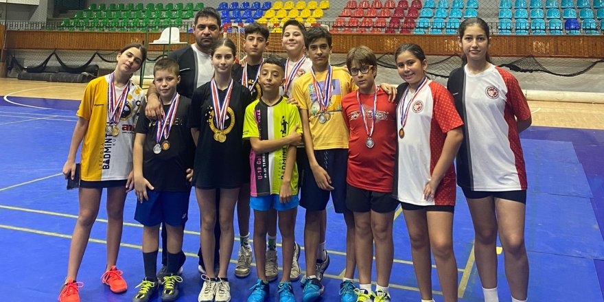 Lefkoşa Badminton Kulübü’nden 5 branşta 4 birincilik