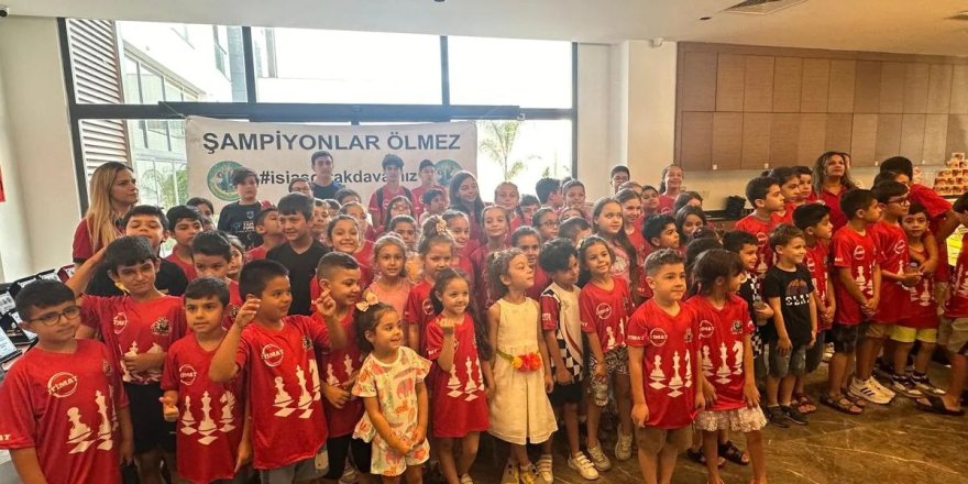 Orhan İtimat ve Şampiyon Melekler Satranç Anı Turnuvası yapıldı