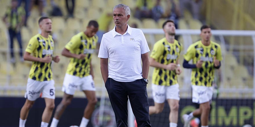 Mourinho yönetimindeki Fenerbahçe, İsmail Kartal döneminin uzağında kaldı