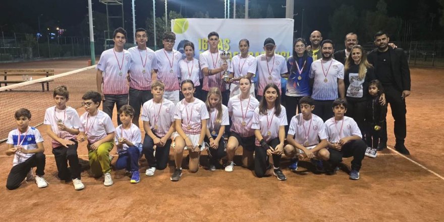 Mustafa Sabancı Anı Ligi şampiyonu Gönyeli Tenis Kulübü