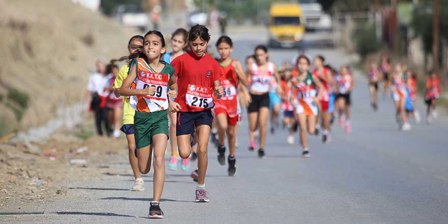 Atletizmde Cumhuriyet Yol Koşusu gerçekleştirildi