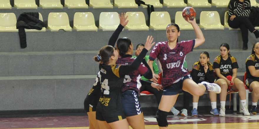 Hentbol U18 liglerinde üç maç oynandı