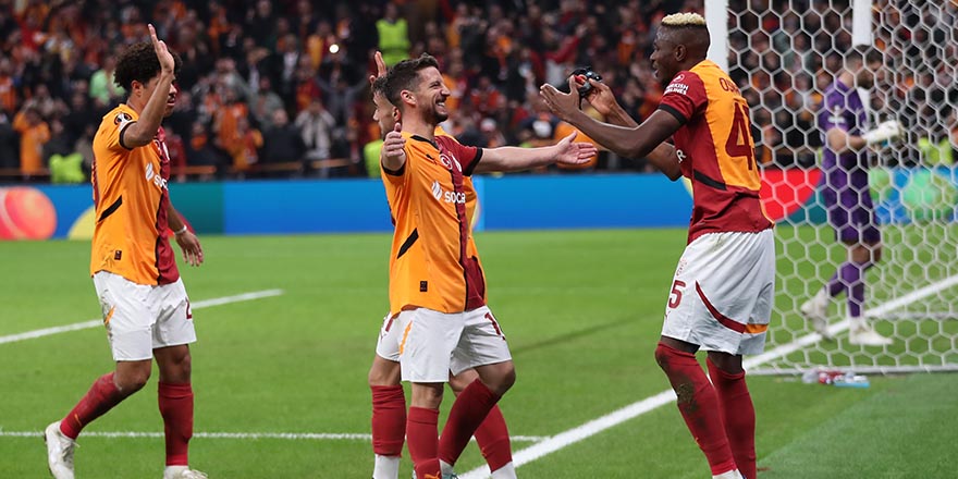 Galatasaray, devre arasına zirvede girdi