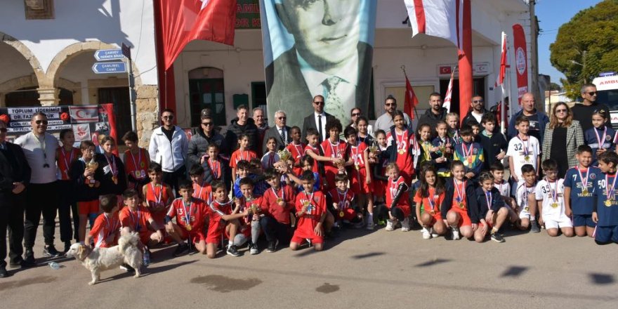 Çamlıbel Aysun İlkokulu Dr. Fazıl Küçük Anı Koşusu düzenledi