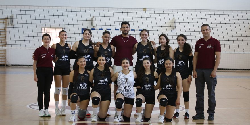 Üniversite voleybolda mücadele başladı