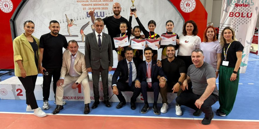 Okullarımız her kategoride kürsüde