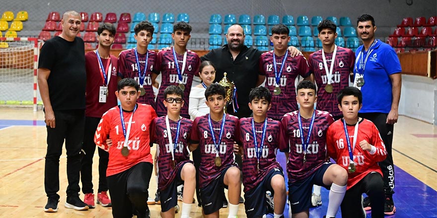 Hentbol U16 erkekler şampiyonu UKÜ