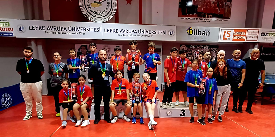 GAÜ çifte şampiyon